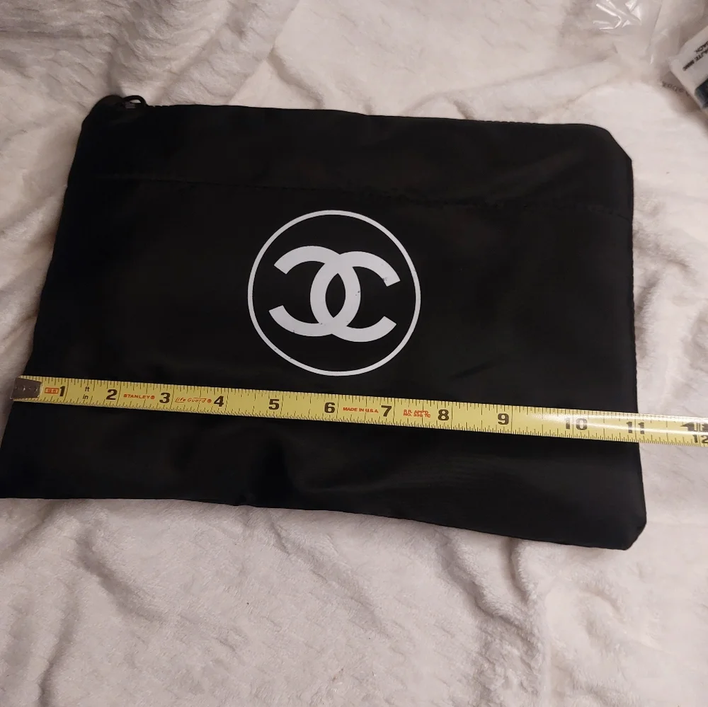CHANEL Cream and Black Logo Protective Dust Cover